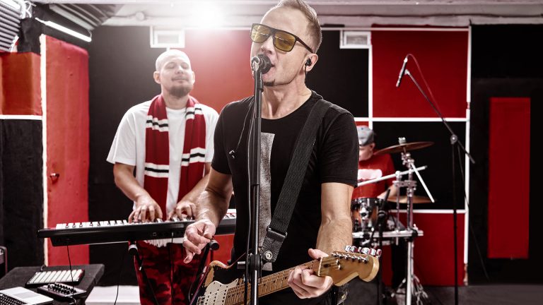 Lee más sobre el artículo ¿CUÁNTO CUESTA UN VIDEOCLIP?