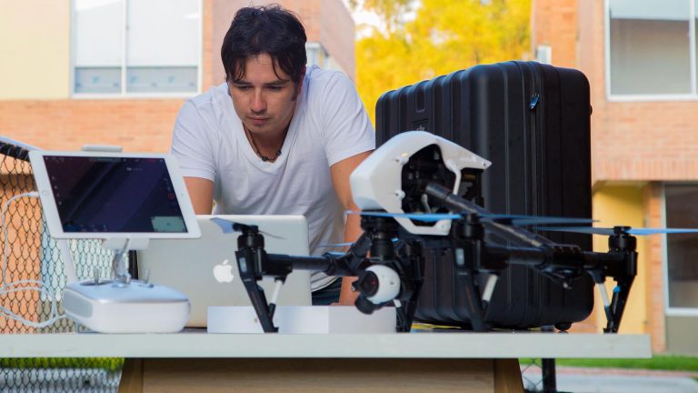 Lee más sobre el artículo ¿USAR DRONES EN TUS VIDEOS ES NECESARIO?